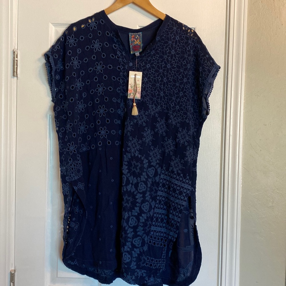 Johnny Was women’s blouse tunic . Size L. NWT